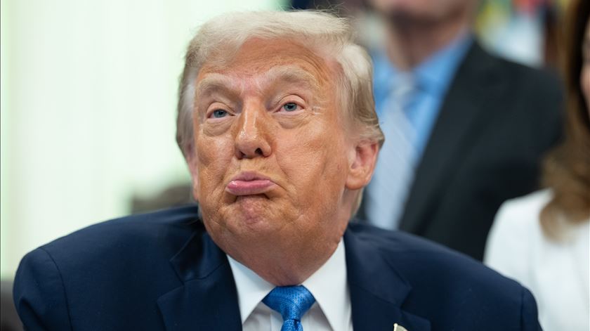 Trump condena ataque aéreo israelita contra o sul de Beirute