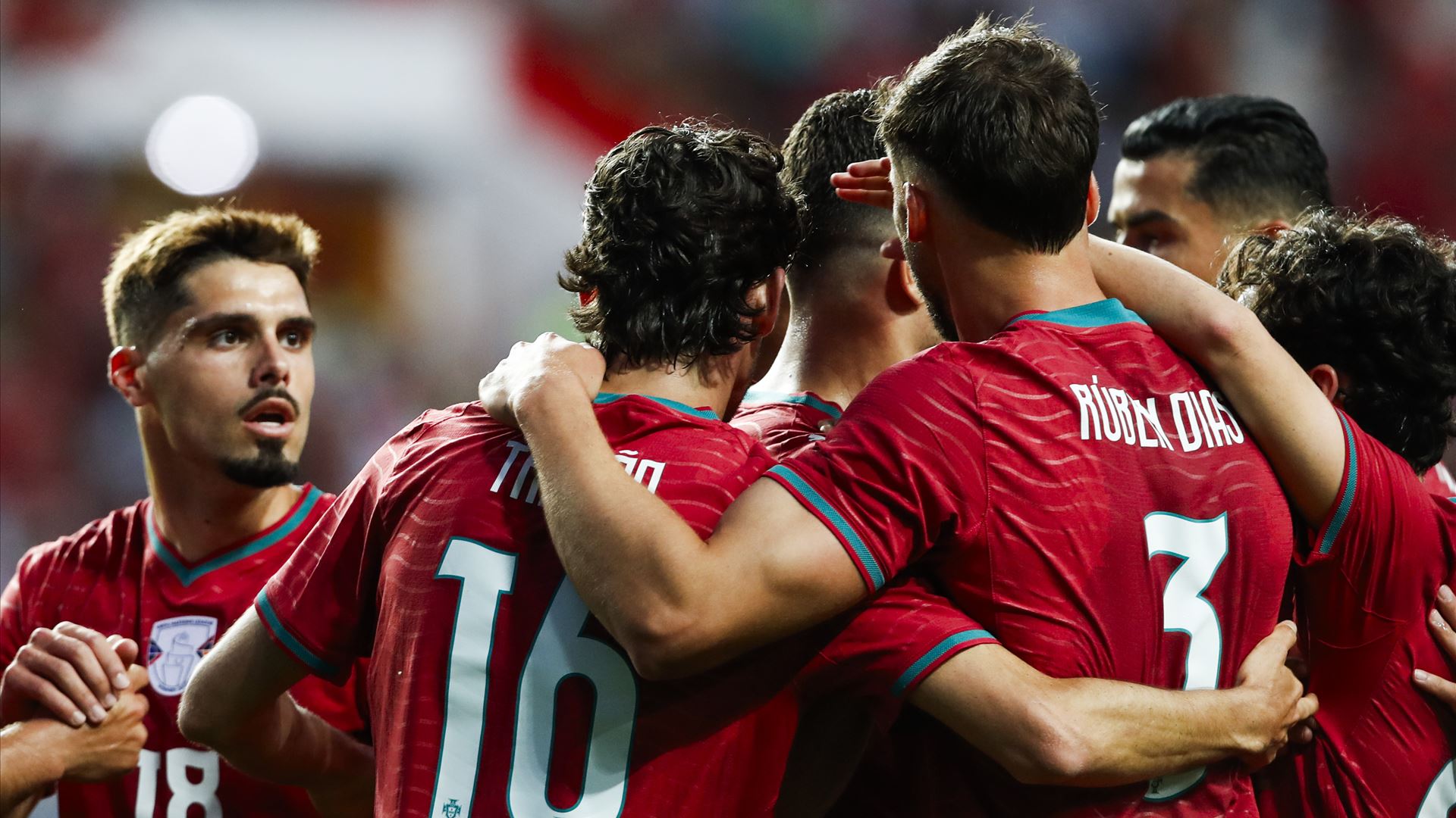 Portugal vence, mas ainda não convence