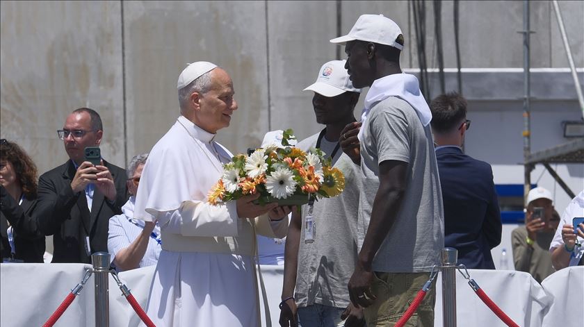 Papa aos migrantes: "Não podemos habituar-nos a contar mortos. A dignidade humana não tem passaporte" Papa aos migrantes: "Não podemos habituar-nos a contar mortos. A dignidade humana não tem passaporte"