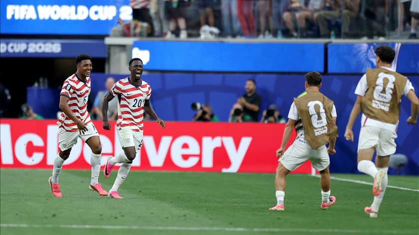 UEFA arrasa FIFA sobre Balogun. "Decisão incompreensível e injustificável" UEFA arrasa FIFA sobre Balogun. "Decisão incompreensível e injustificável"