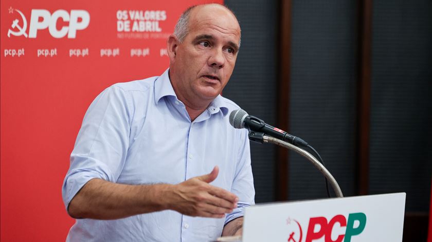 Raimundo desafia Montenegro a retirar pacote laboral no próximo debate quinzenal