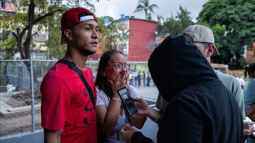 Como é que os telemóveis conseguiram avisar milhões segundos antes dos sismos na Venezuela?