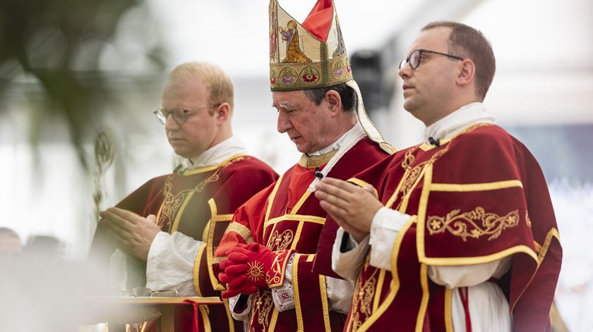 Sociedade São Pio X consagra novos bispos à revelia do Vaticano. Foto: Cyril Zingaro/EPA Sociedade São Pio X consagra novos bispos à revelia do Vaticano. Foto: Cyril Zingaro/EPA