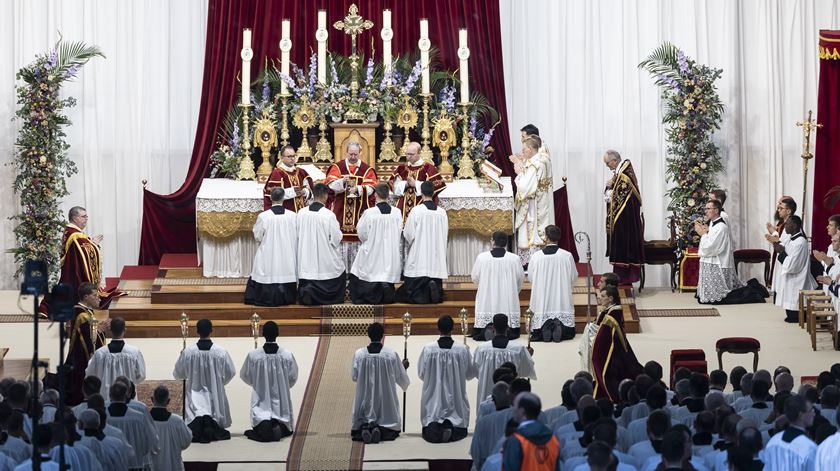 Sociedade São Pio X consagra novos bispos à revelia do Vaticano. Foto: Cyril Zingaro/EPA Sociedade São Pio X consagra novos bispos à revelia do Vaticano. Foto: Cyril Zingaro/EPA