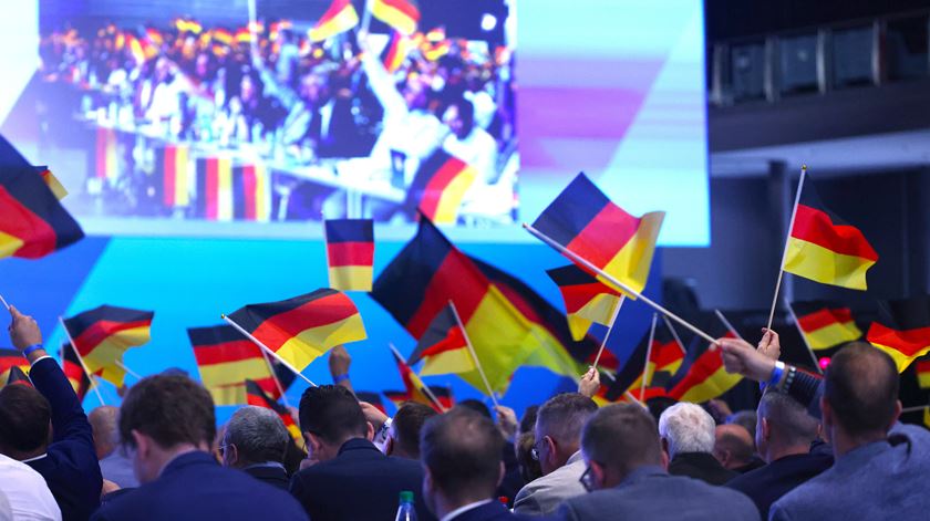 Alemanha. Polícia de choque entra em confronto com opositores da AfD