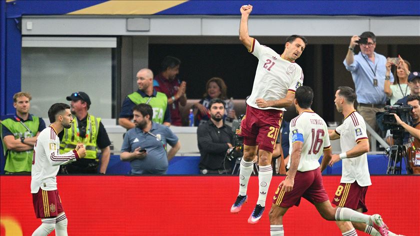 Espanha tira as asas à França e está na final do Mundial