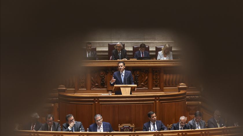 "Não há caos nos exames, há problemas", diz Montenegro