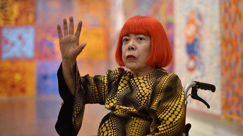 Artista japonesa Yayoi Kusama morre aos 97 anos