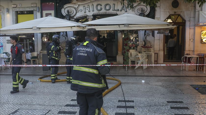 Lizbon’un tarihi Café Nicola’sında yangın: Üç çalışan hastaneye götürüldü