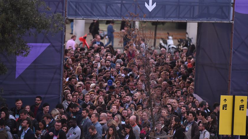 Fila para a entrada na Altice Arena no primeiro dia da Web Summit 2019. Foto: Cody Glenn/Web Summit