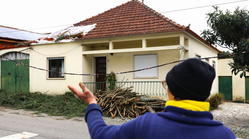 De visita a Pombal, Montenegro não foi a aldeias afetadas pela tempestade. "Gostava que ele tivesse visto a desgraça que aconteceu"