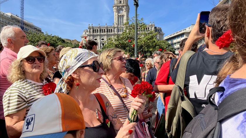 Milhares de pessoas pintaram o Porto de Liberdade, e marcharam pelas ruas da cidade. 25 Abril 2026. Foto: André Rodrigues/Renascença Milhares de pessoas pintaram o Porto de Liberdade, e marcharam pelas ruas da cidade. 25 Abril 2026. Foto: André Rodrigues/Renascença