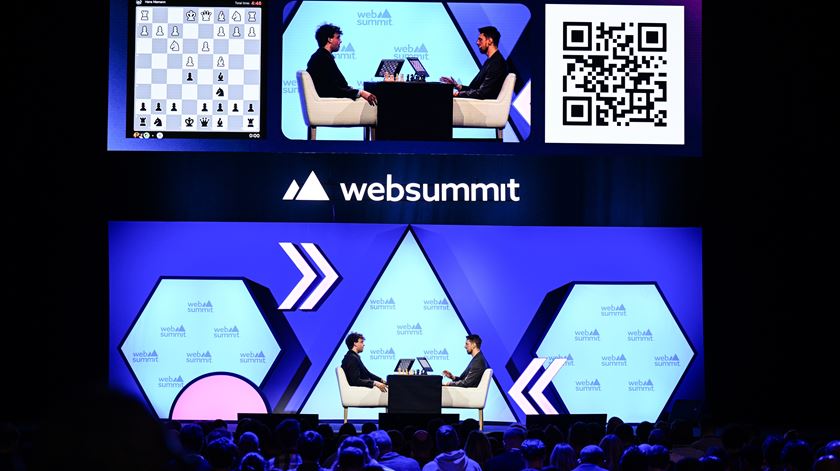 Milhares de pessoas (com ajuda da IA) jogaram contra um grande mestre de xadrez: “Vou ganhar, mas vou dar-vos uma chance”