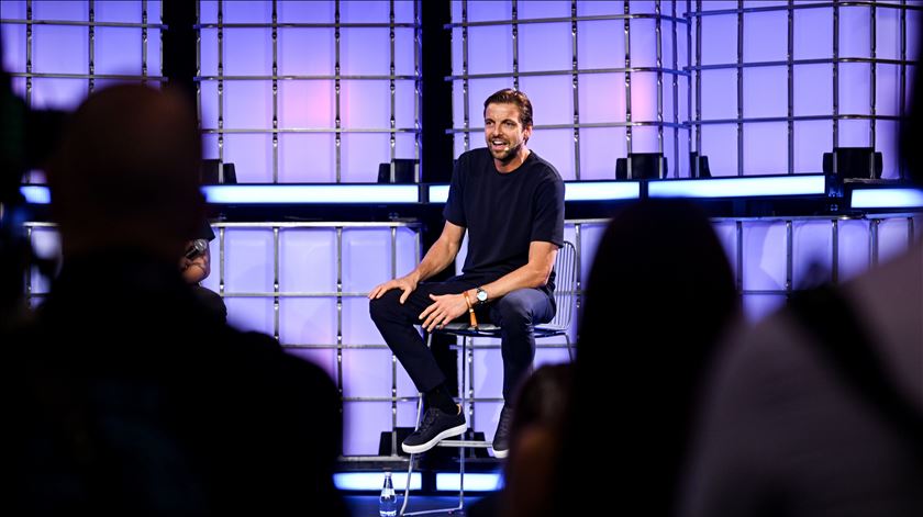 Tim Krul odiava e amava Van Gaal, o homem que lhe deu o dia mais belo no futebol