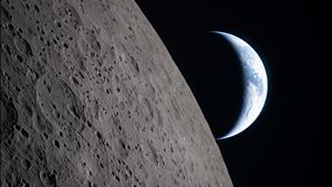 "Fotografias da lua mostram tonalidade acastanhada"