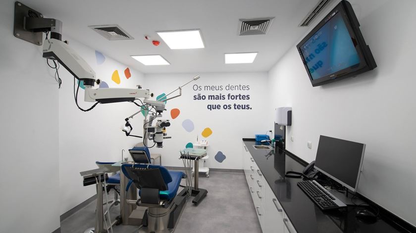 Gabinete do Serviço Odontopediátrico de Lisboa, que atende gratuitamente crianças até aos 18 anos a viverem ou estudarem em Lisboa. Foto: SCML