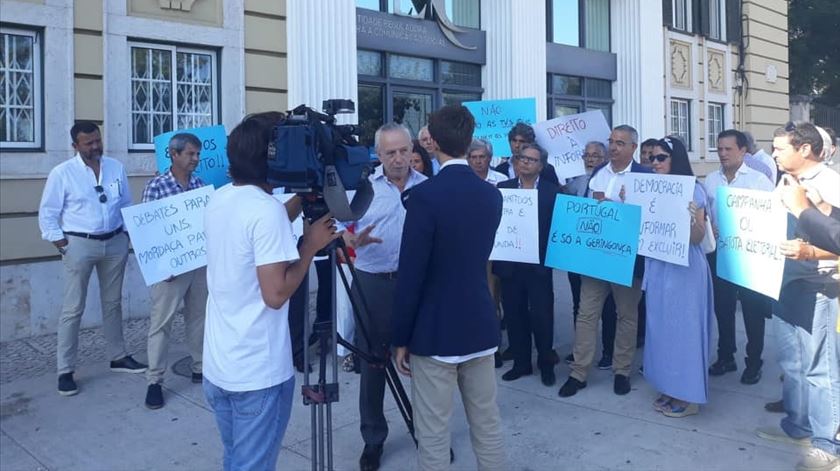 Aliança de Santana Lopes protesta na ERC. Foto: Aliança