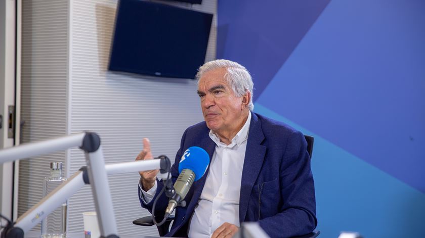 Exportadores de petróleo reúnem-se esta quarta-feira. "Vamos ver o que faz a Rússia", diz Mira Amaral