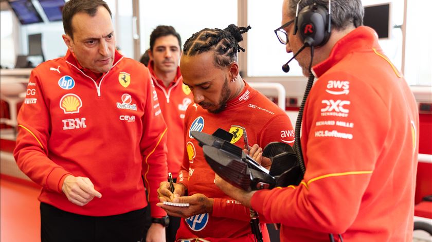 Teste serviu para ambientar Hamilton à equipa de engenharia e aos procedimentos da Ferrari. Foto: Scuderia Ferrari