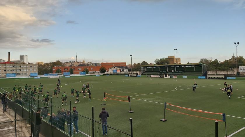 Direção do Coimbrões demite-se após invasão de adeptos no treino