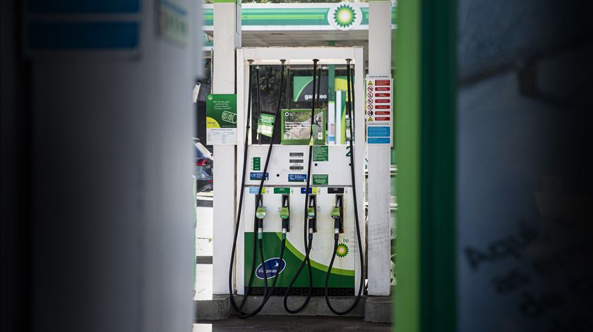 Combustíveis com tendência de descida de preços na próxima semana