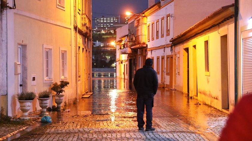 Mau tempo. Caudais do Tejo estabilizam no distrito de Santarém