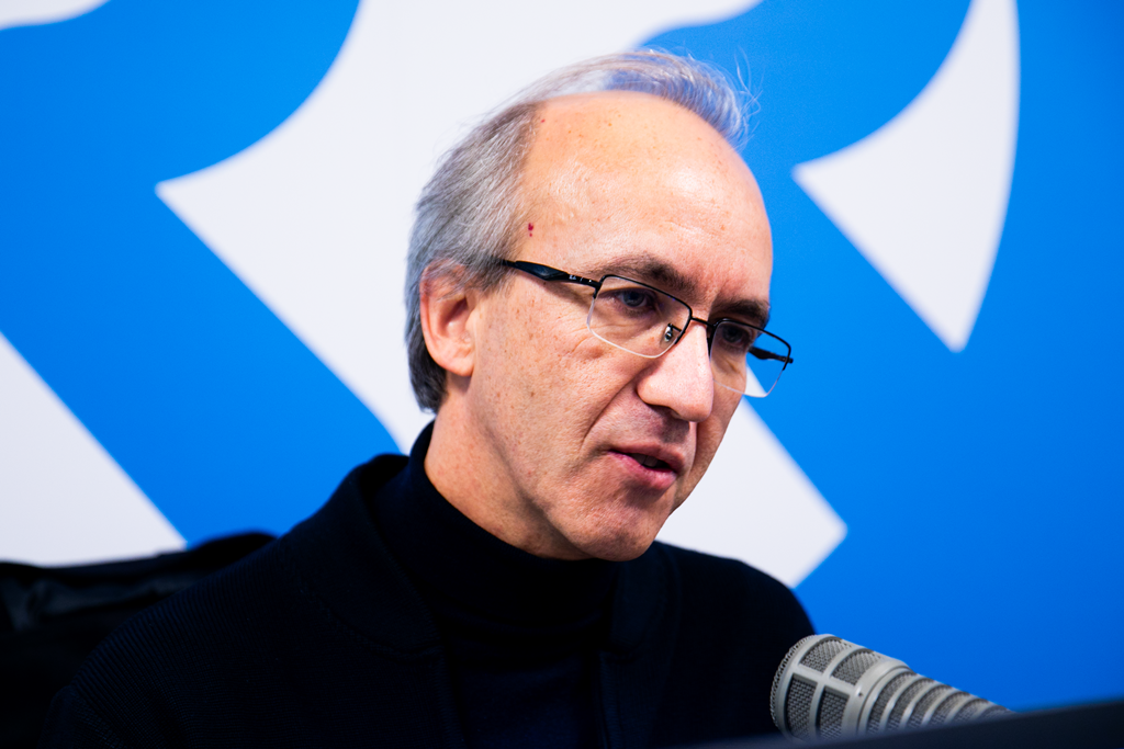Entrevista de Ângela Roque ao Pe J FRAZÃO CORREIA Entrevista de Ângela Roque ao Pe J FRAZÃO CORREIA