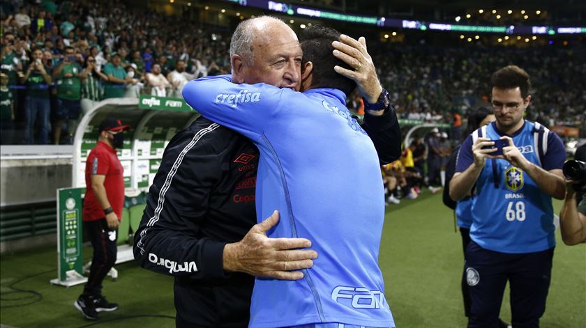 Abel defronta Scolari nas meias-finais da Libertadores