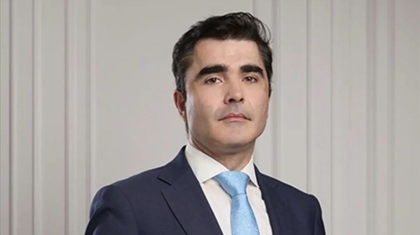 Faculdade suspende contrato de ex-adjunto do Ministério da Justiça preso por abusos