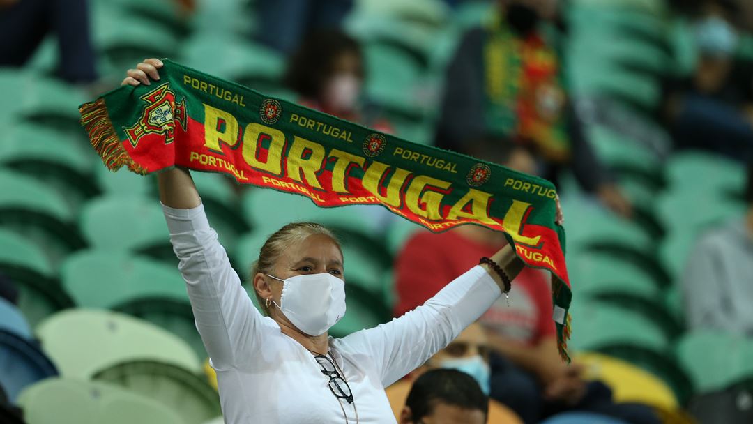 2500 adeptos estão em Alvalade esta noite. 5000 estarão na próxima semana, contra a Suécia.. Foto: Mário Cruz/Lusa