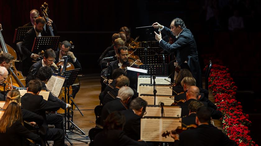 85 Anos RR - Orquestra Filarmónica de Viena - DR: André Dias Nobre 85 Anos RR - Orquestra Filarmónica de Viena - DR: André Dias Nobre