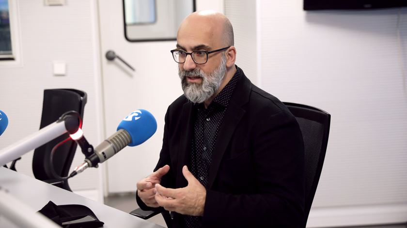 Valter Hugo Mãe não crê que a Humanidade se queira salvar