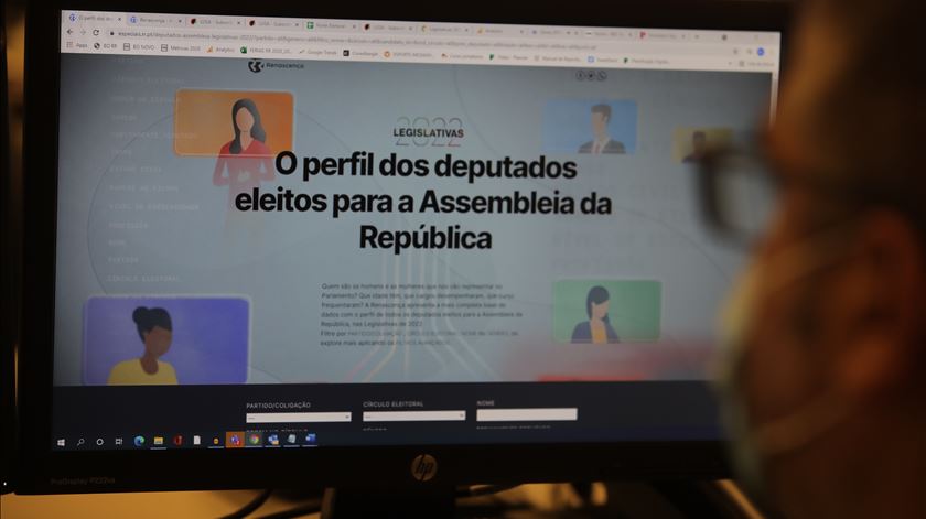 Parlamento com 93 caras novas e menos mulheres