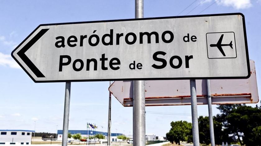 Ponte de Sor. Problemas no motor poderão ter provocado queda de aeronave no aeródromo Ponte de Sor. Problemas no motor poderão ter provocado queda de aeronave no aeródromo