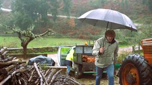 Afonso trocou Lisboa pelo Interior e anda de rua em rua a reparar telhados desde a tempestade