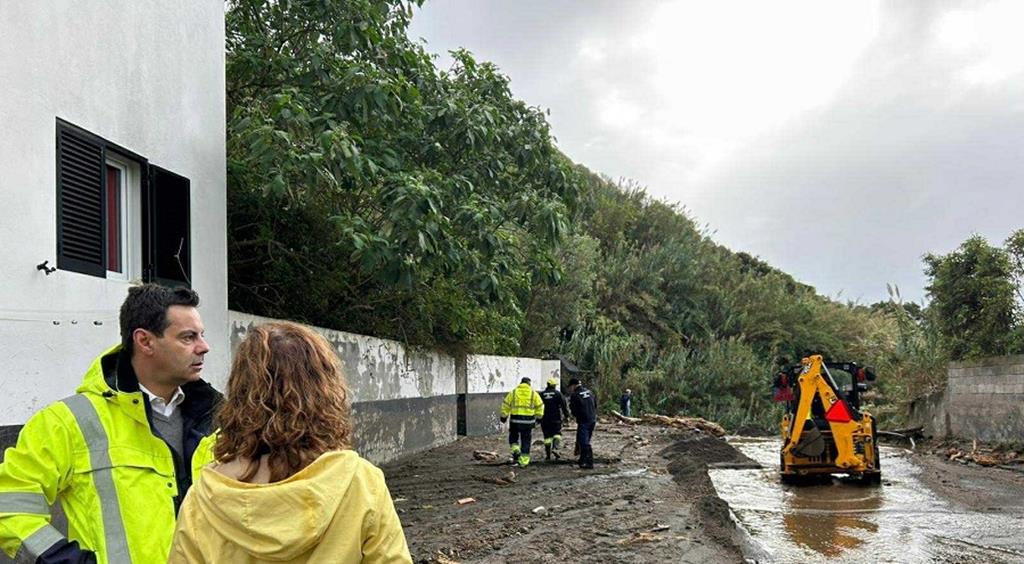 Os estragos da tempestade no concelho de Lagoa, nos Açores. Foto: CM Lagoa Os estragos da tempestade no concelho de Lagoa, nos Açores. Foto: CM Lagoa