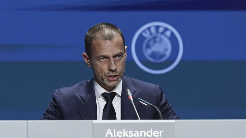 UEFA não acompanha FIFA e mantém-se firme na suspensão das equipas russas das provas internacionais