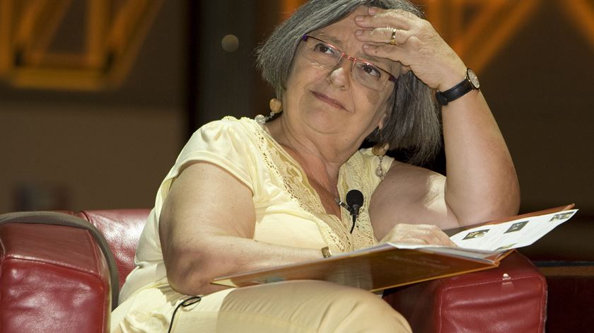 A escritora Alice Vieira escreve ensaio sobre 
