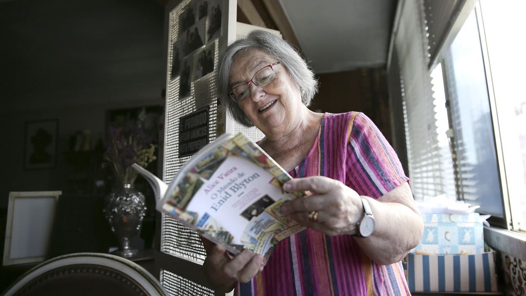 Alice Vieira lê livro O Mundo de Enid Blyton Foto Inês Rocha