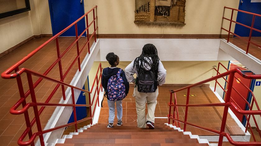 Apagão. Escolas devem reabrir esta terça-feira