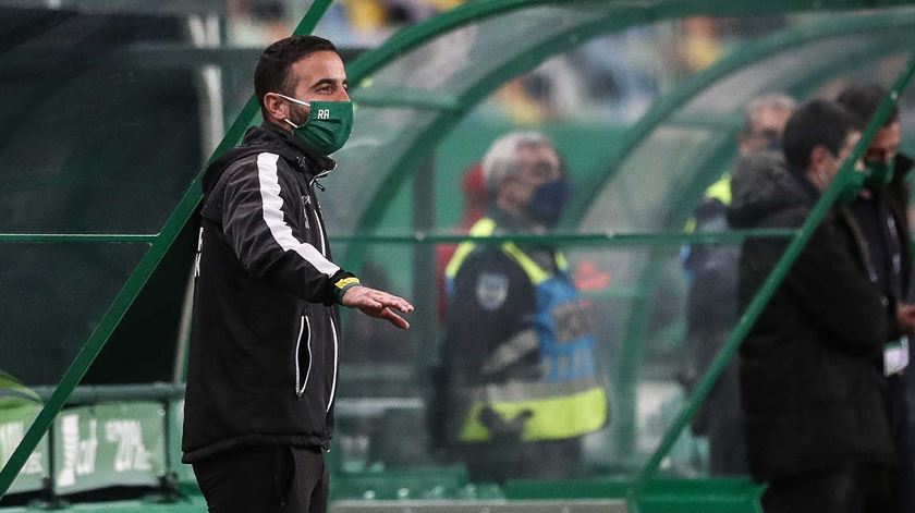Associação de Treinadores preferia Rúben Amorim fora da área técnica