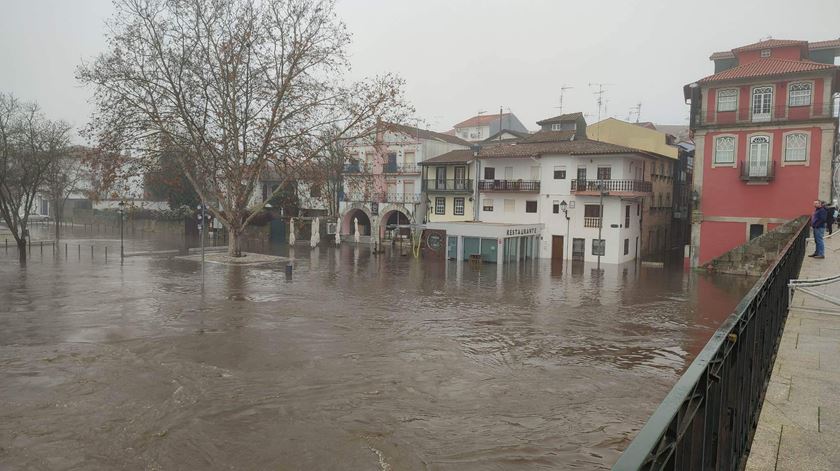 Chaves. Tâmega galgou margens e alagou zona comercial Foto: Ana Malheiro/ Meteo Trás os Montes - Portugal