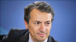 Ajuste direto. PSD evita pedir demissão de Pedro Nuno Santos, mas aconselha ministro a esclarecer polémica Ajuste direto. PSD evita pedir demissão de Pedro Nuno Santos, mas aconselha ministro a esclarecer polémica