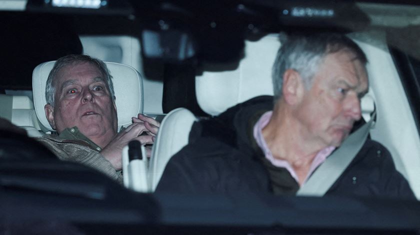 Governo ponderar retirar André da linha de sucessão ao trono