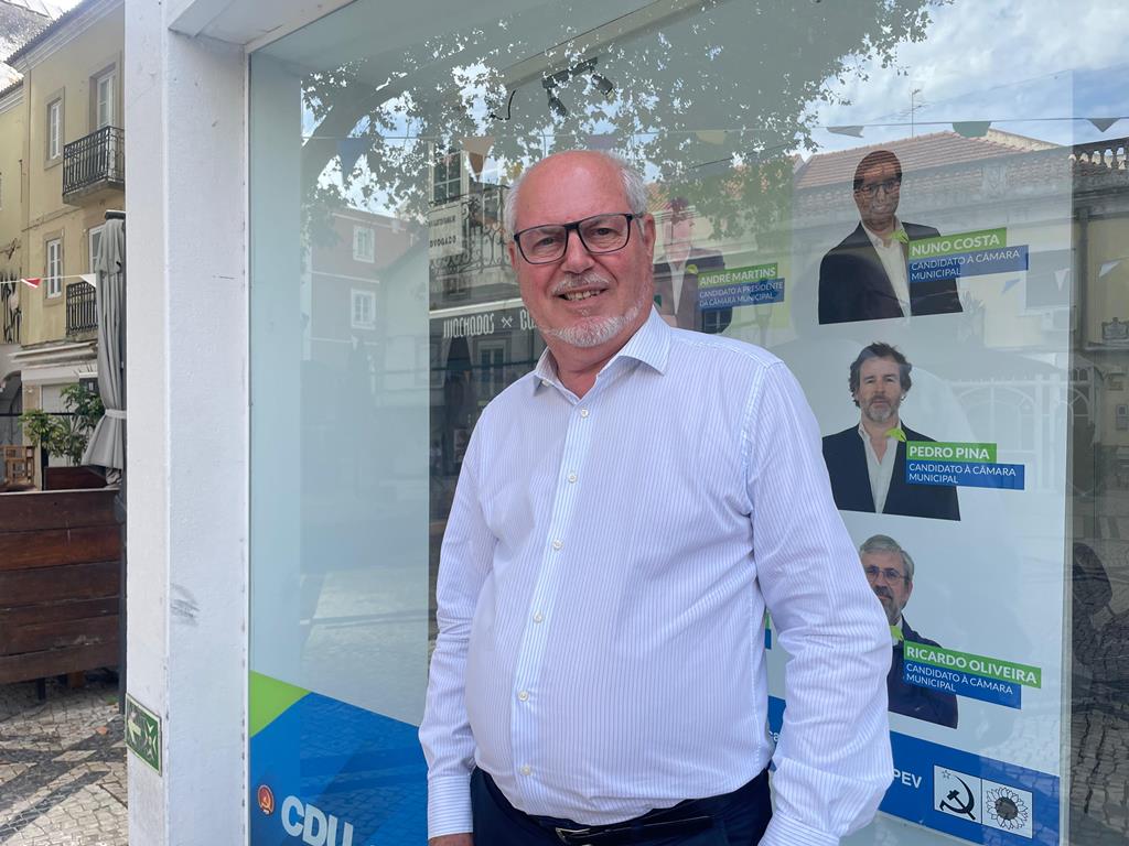 André Martins, atual autarca, é recandidato pela CDU e promete continuar a ajudar PSP e GNR na requalificação das instalações. Foto: Alexandre Abrantes Neves/RR André Martins, atual autarca, é recandidato pela CDU e promete continuar a ajudar PSP e GNR na requalificação das instalações. Foto: Alexandre Abrantes Neves/RR