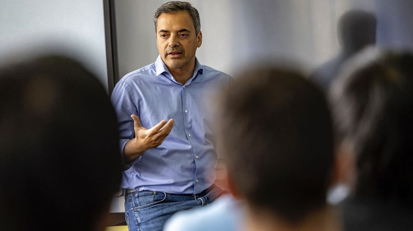 “A Europa não pode responder com burocracia nem com meses de espera”, diz André Franqueira Rodrigues