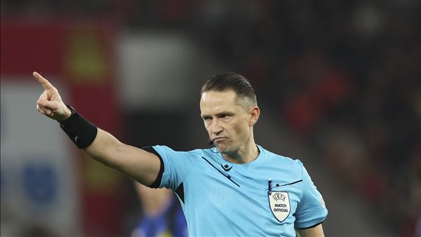 Já há árbitros para Plzen-FC Porto e SC Braga-Forest