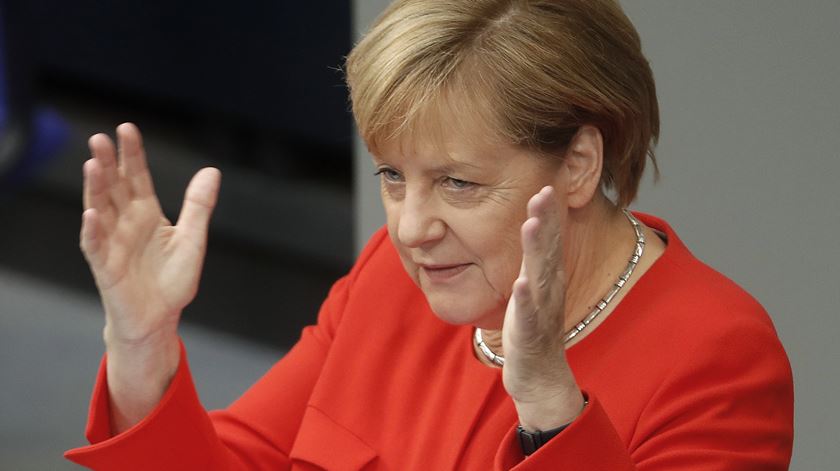 Merkel decidiu acolher milhares de refugiados em 2015. Foto: Felipe Trueba/EPA