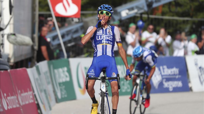 António Carvalho venceu na Senhora da Graça, na Volta a Portugal de 2019. Foto: Nuno Veiga/Lusa