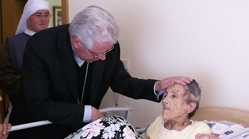 Arcebispo de Évora visita os mais carenciados. Foto: DR